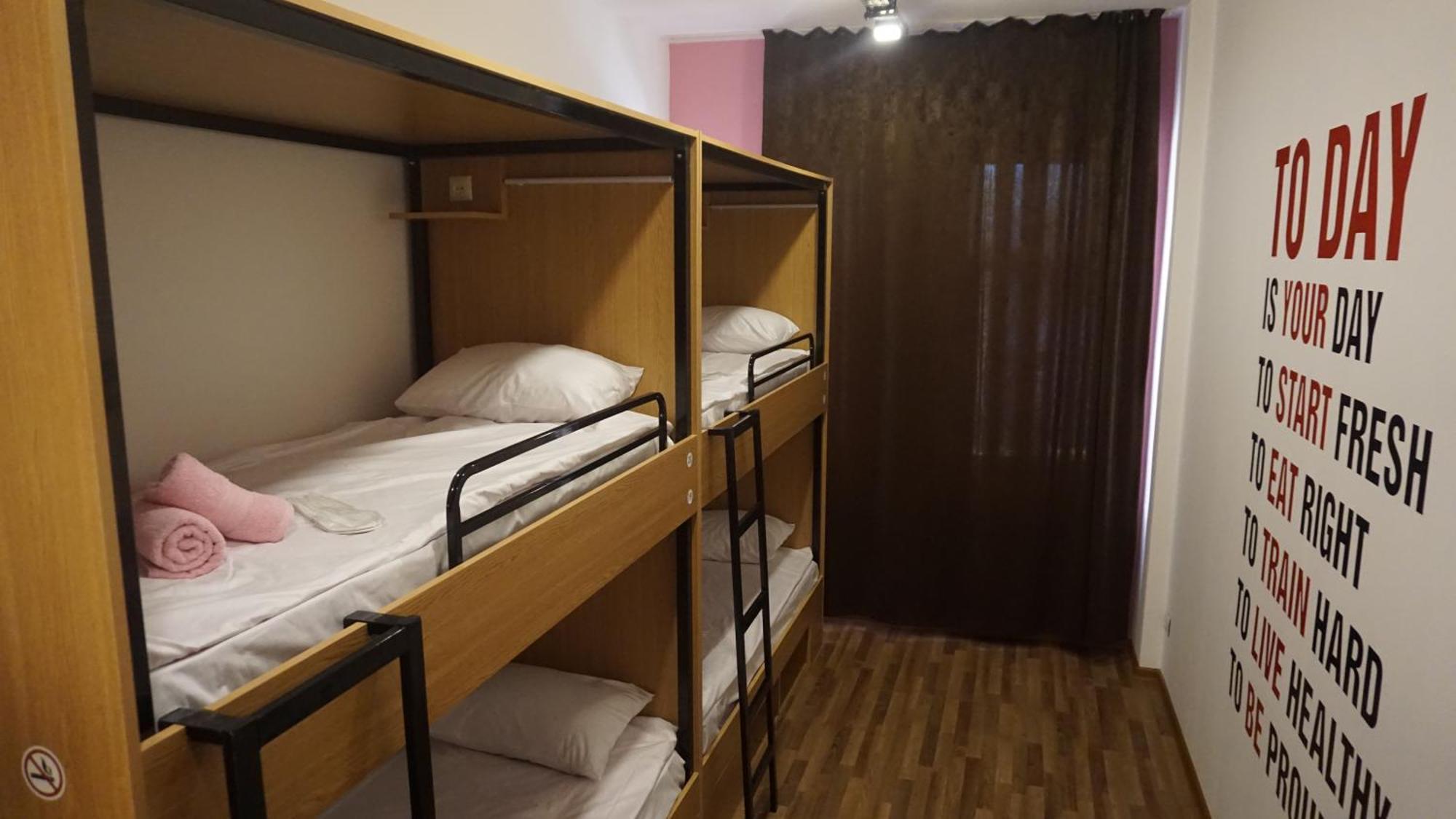 Central Hostel Şǝki Esterno foto