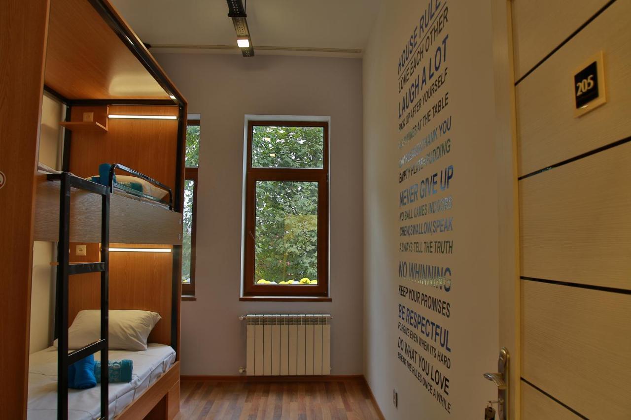Central Hostel Şǝki Esterno foto