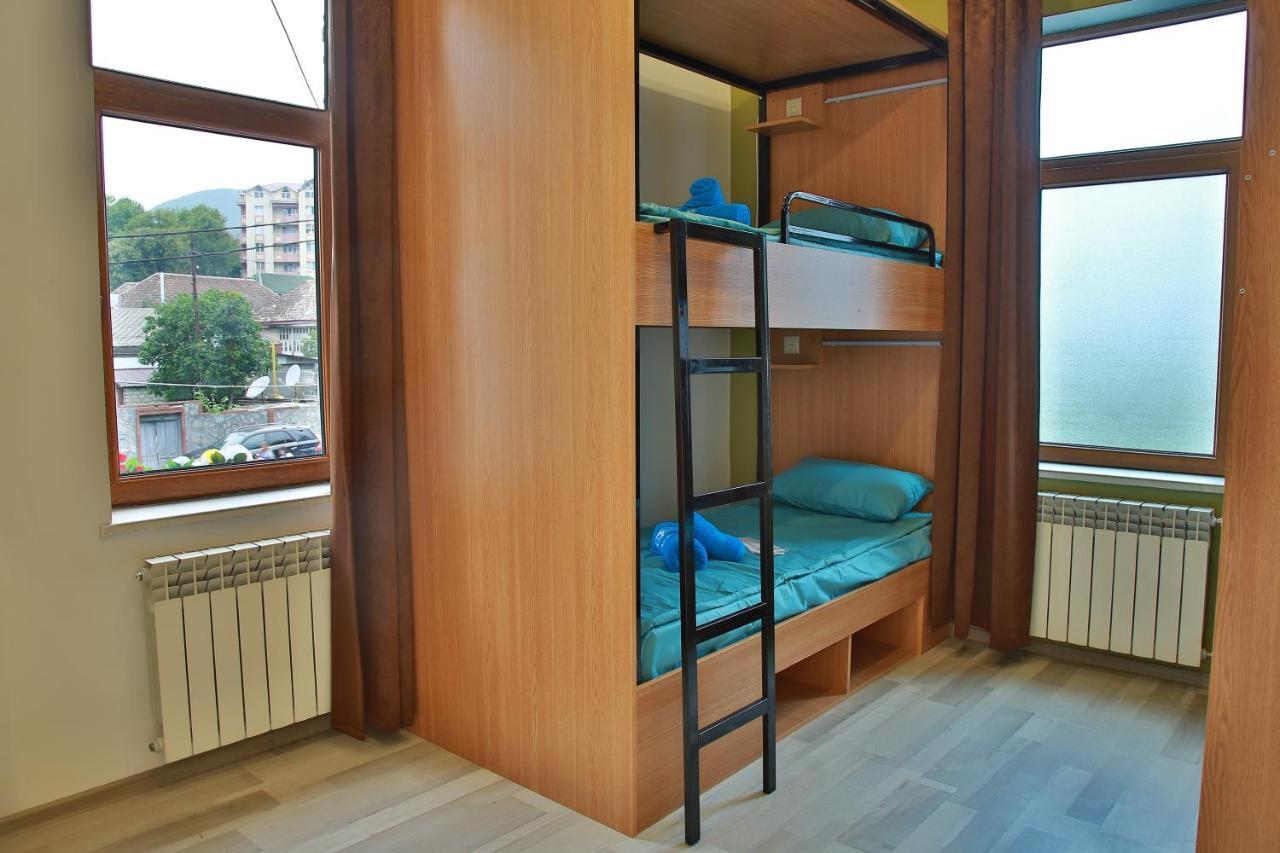 Central Hostel Şǝki Esterno foto